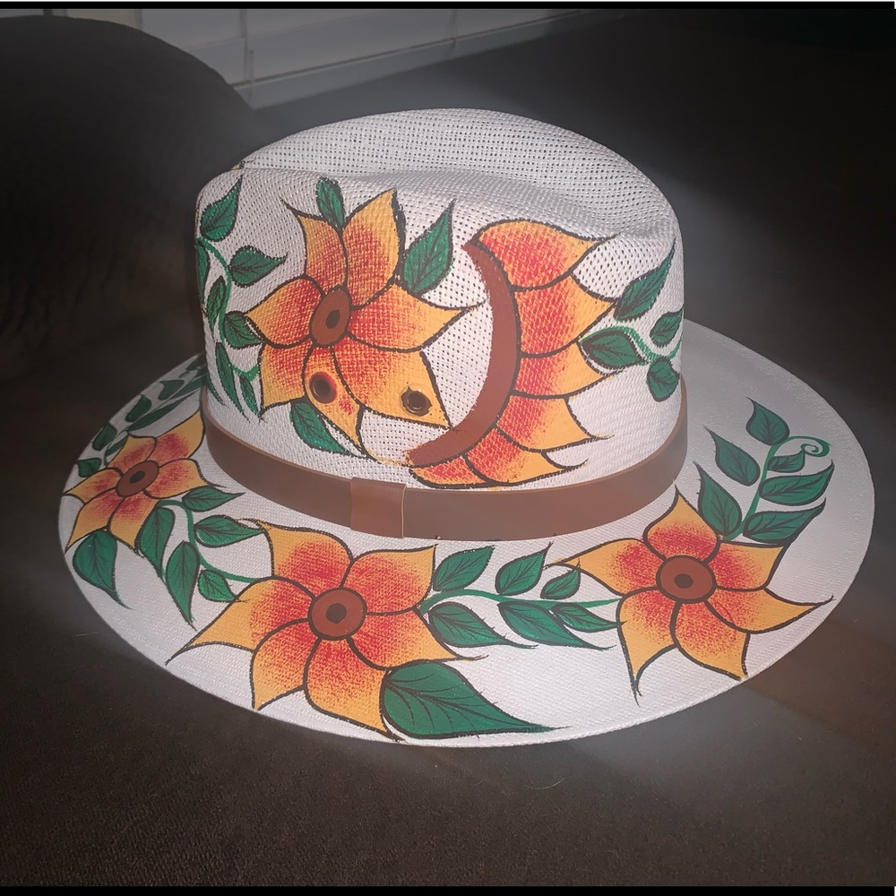Hand painted hat - Picture 5 of 5